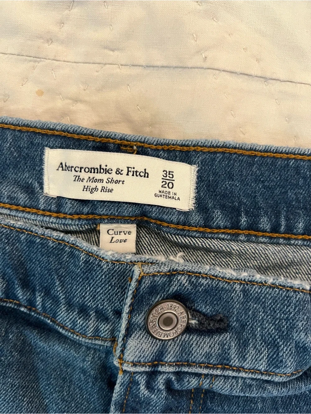 Abercrombie & Fitch Dark Blue Denim Curve “The Mom Short” High-Rise